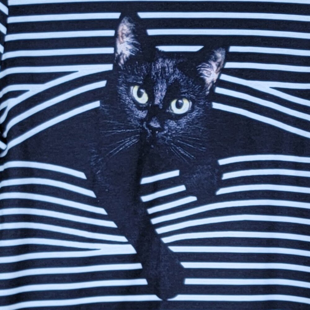 MissLook Black and White Long Sleeved Cat Peeking From Blinds Tee - L - Picture 2 of 4